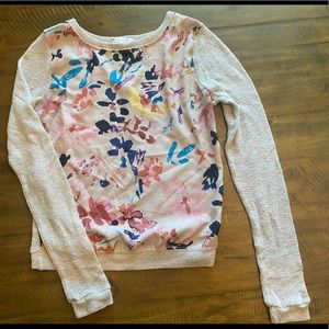 Light weight sweater